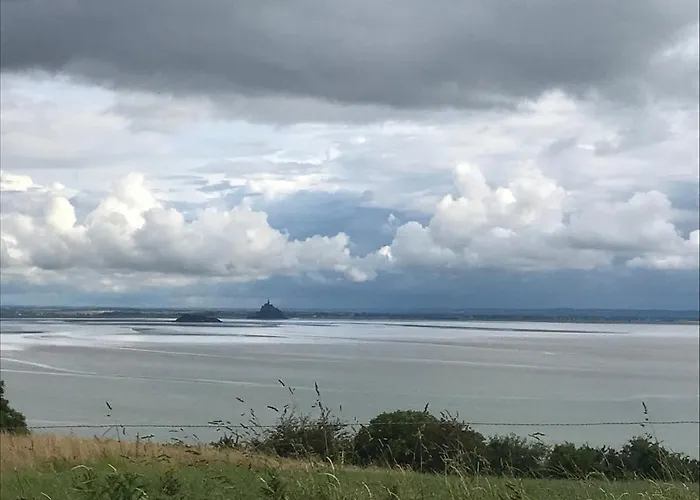 Des Falaises De Tatil Evi Champeaux